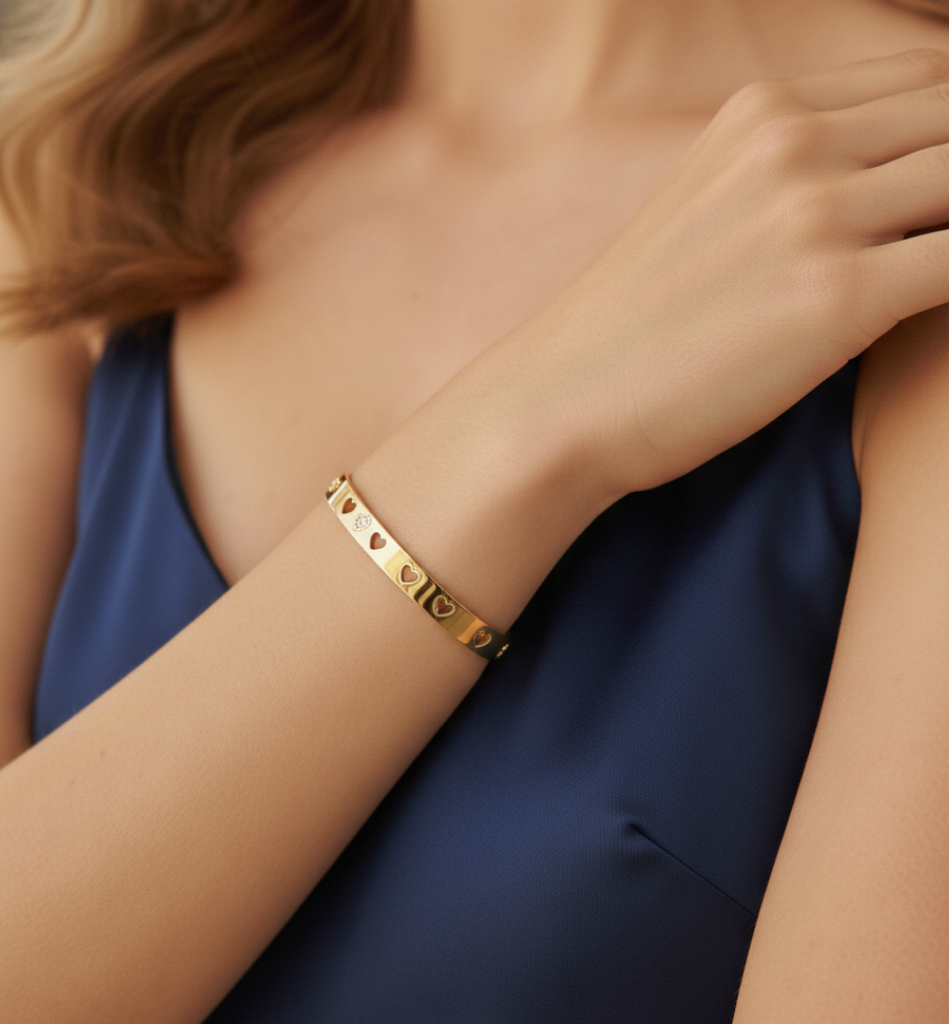 Pulsera Bangle Corazones Calados con Zirconias - LorPier