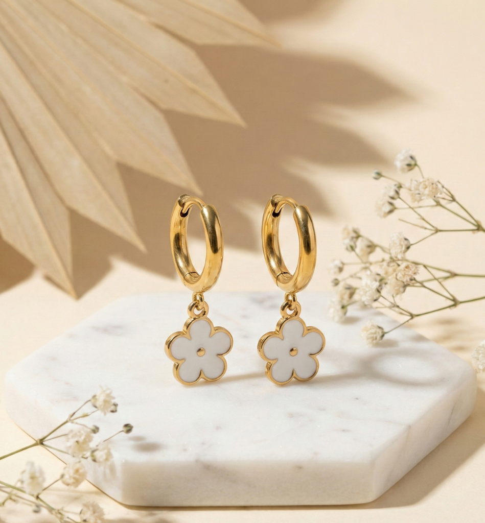 Pendientes Aro con Flor Blanca Esmaltada - Baño Oro 18K - LorPier